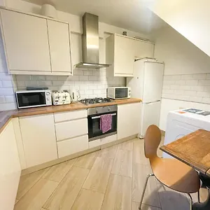 flat-4-kingsbury-house.cambridgehotelsuk.com/